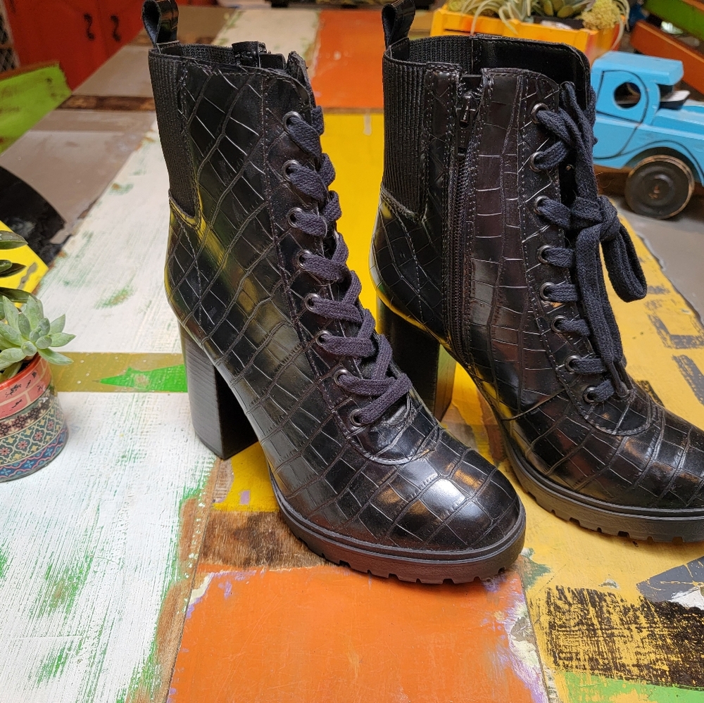 Steve Madden NEW Black Croc Print Lace Up/Side Zip Boots Size 8-1/2